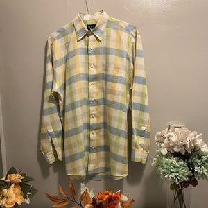 Casual summer shirt very classy can be wear with any casual trouser or Jean.